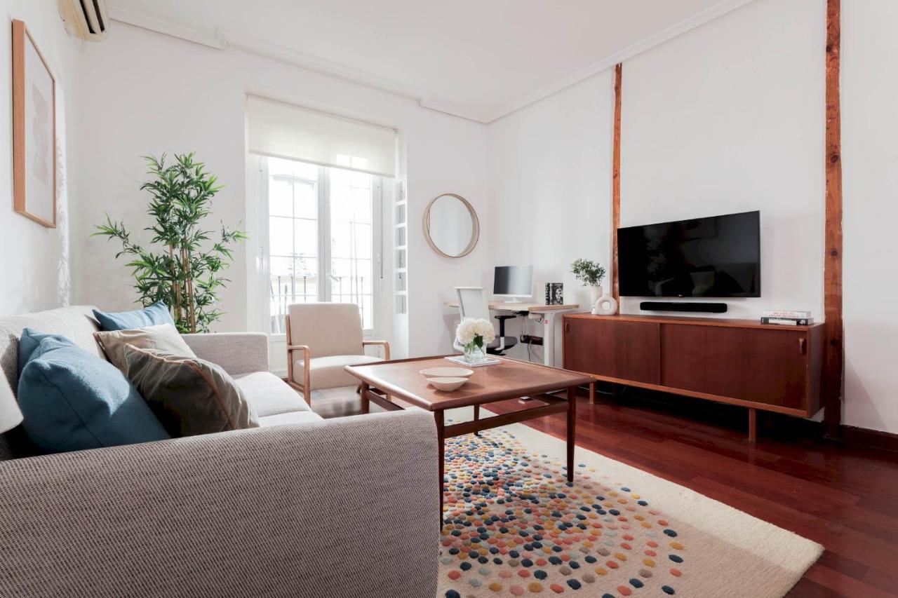 One Bedroom Apartment In Chueca Madrid Exterior photo