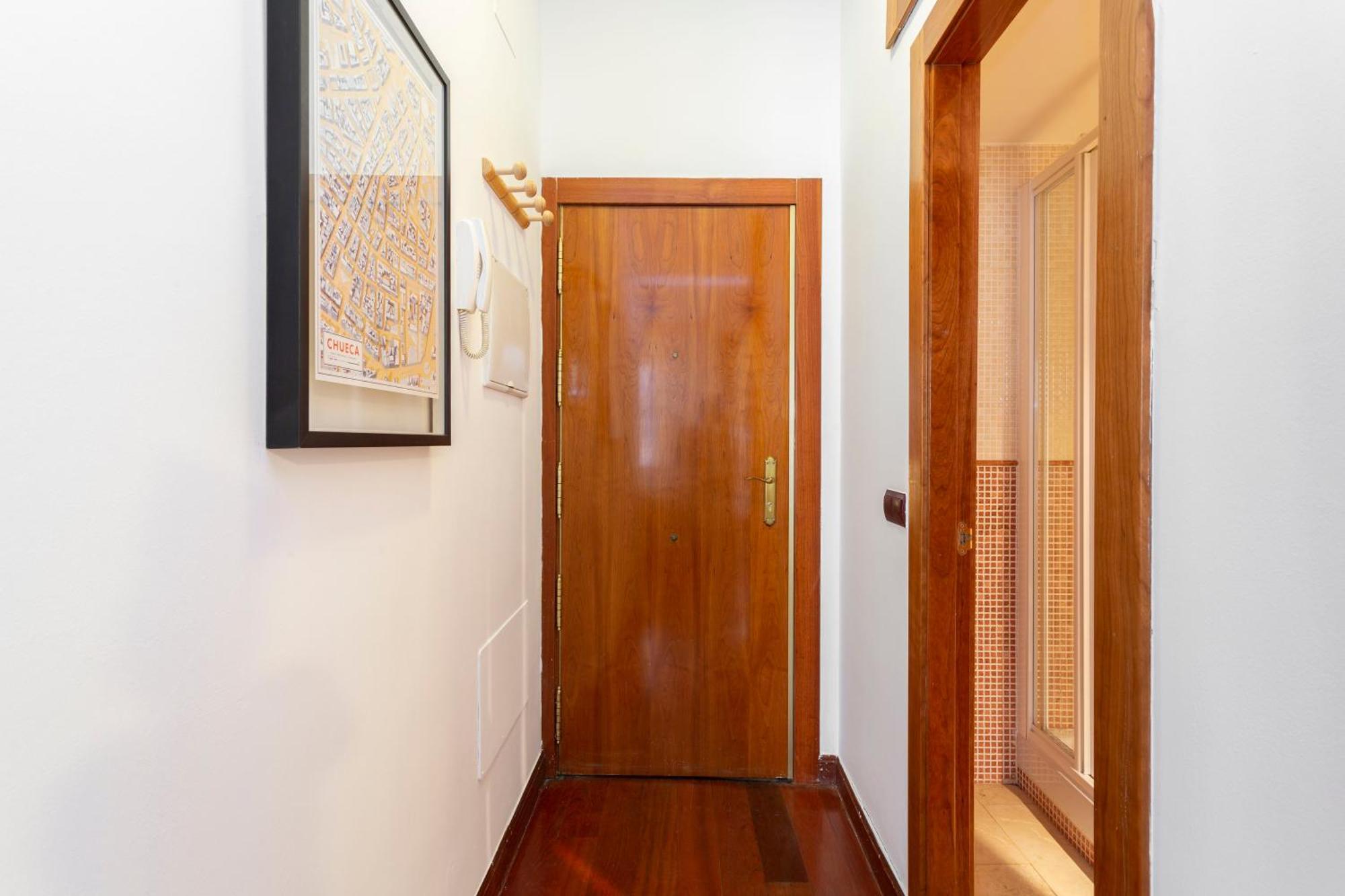 One Bedroom Apartment In Chueca Madrid Exterior photo